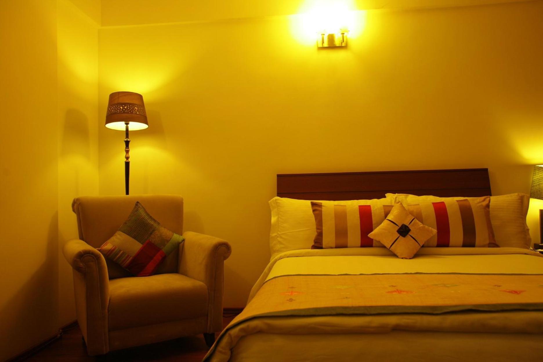 Hotel Justa Off Mg Road à Bangalore Extérieur photo