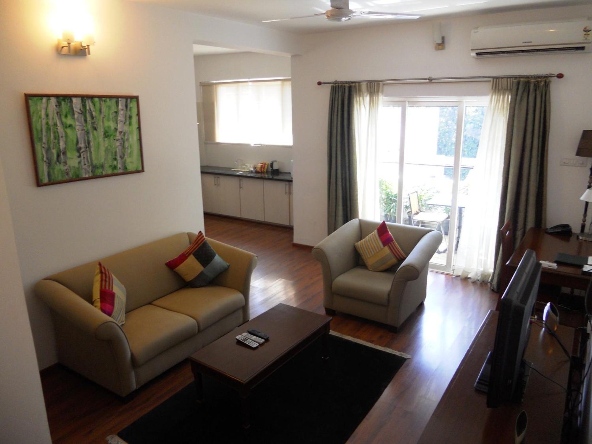 Hotel Justa Off Mg Road à Bangalore Extérieur photo
