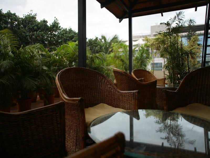 Hotel Justa Off Mg Road à Bangalore Extérieur photo