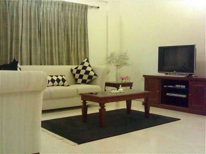 Hotel Justa Off Mg Road à Bangalore Chambre photo