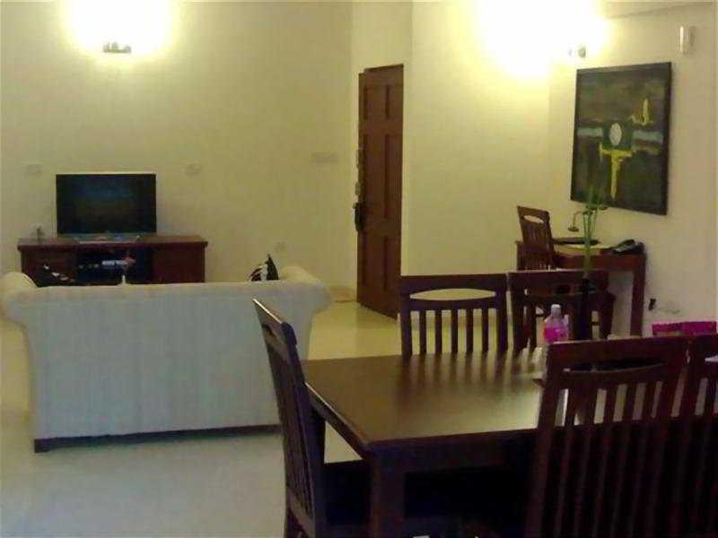 Hotel Justa Off Mg Road à Bangalore Chambre photo