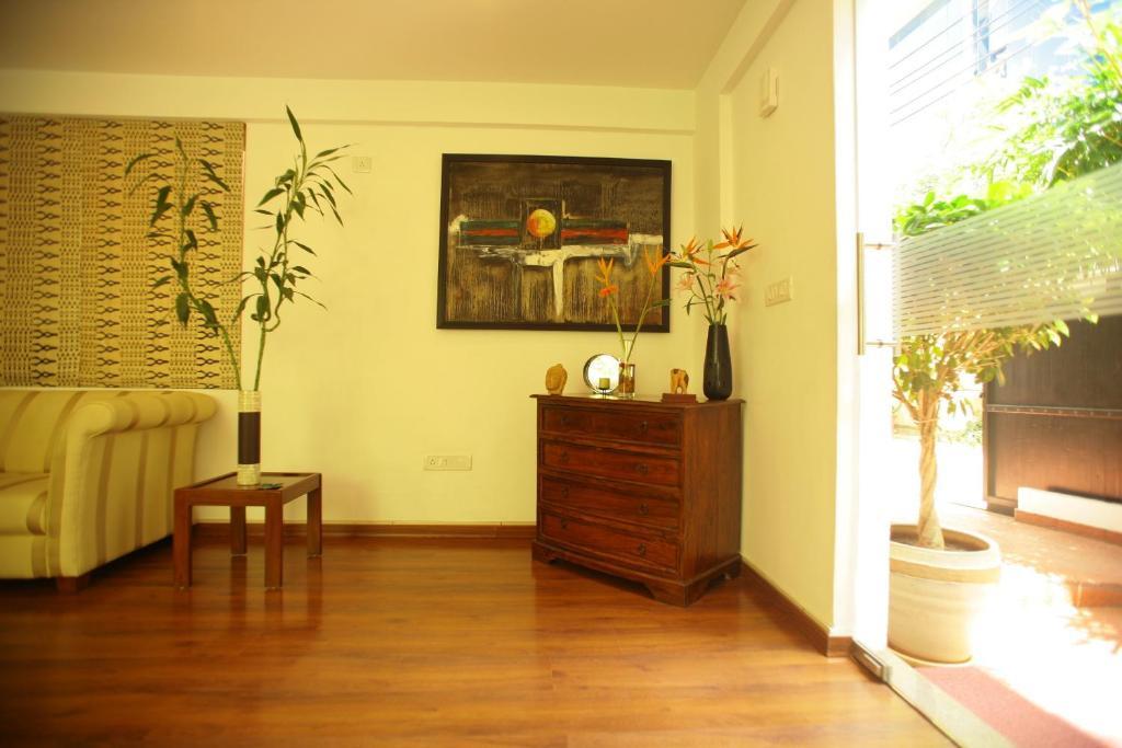 Hotel Justa Off Mg Road à Bangalore Extérieur photo