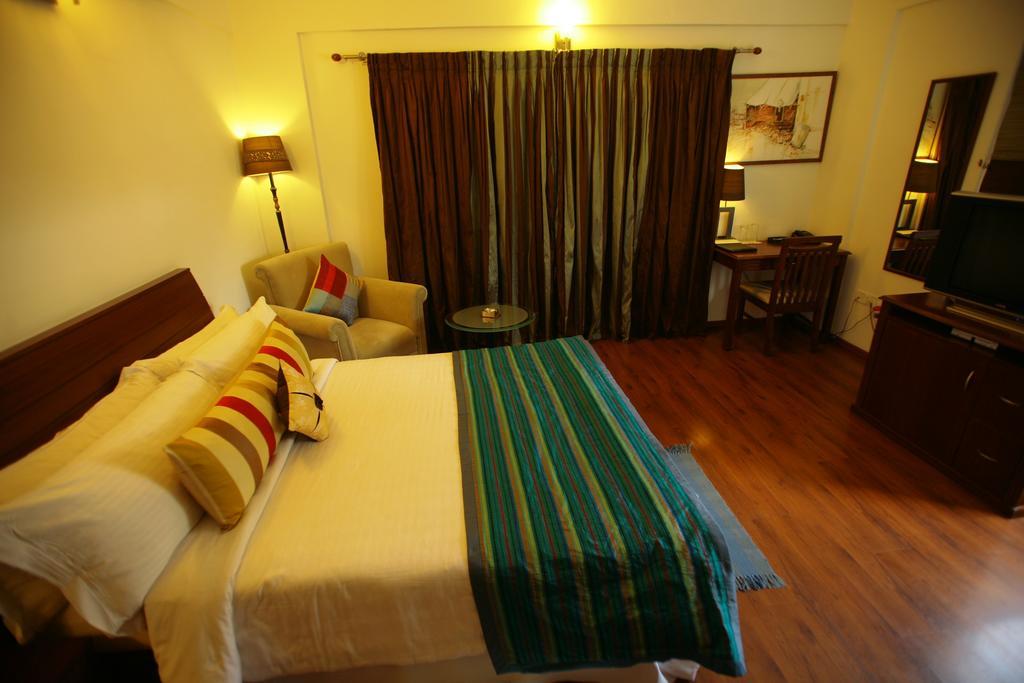 Hotel Justa Off Mg Road à Bangalore Extérieur photo